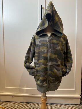 Cat & Jack Olive Green Camo Zip-Up Hoodie 5T